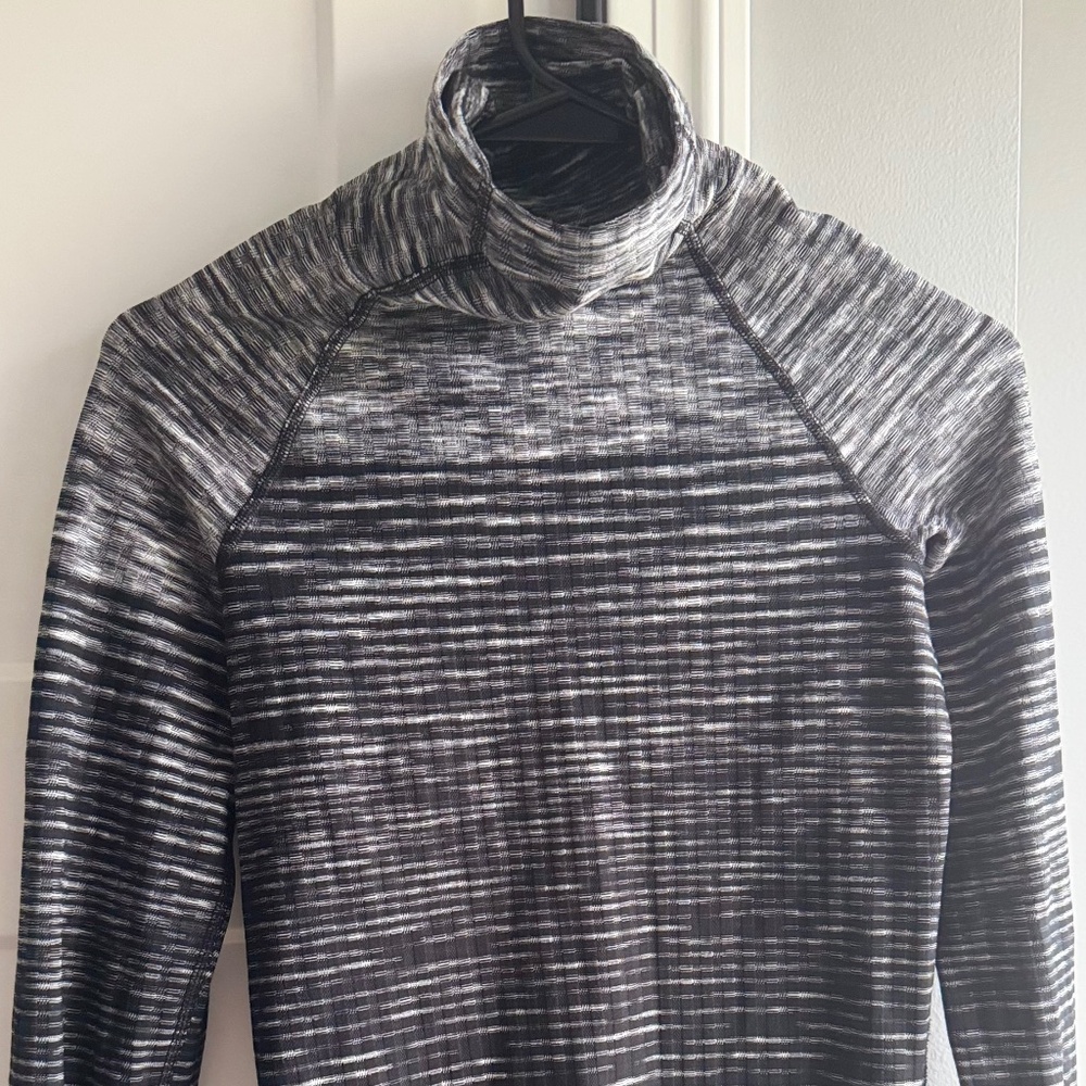 Nike mock turtleneck fleece lined top